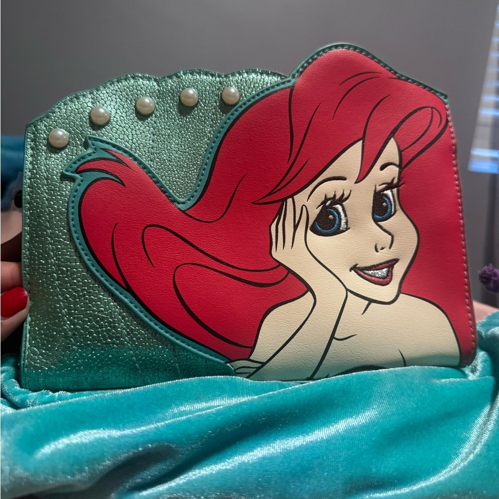 Little Mermaid Spectrum Cosmetics Collaboration Makeup bag